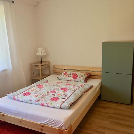 Mayen, Im Mohren, Privatzimmer Nr2, Waldrand, Nahe Nurburgring & Burg Eltz, Gemeinschaftsbad Eksteriør bilde
